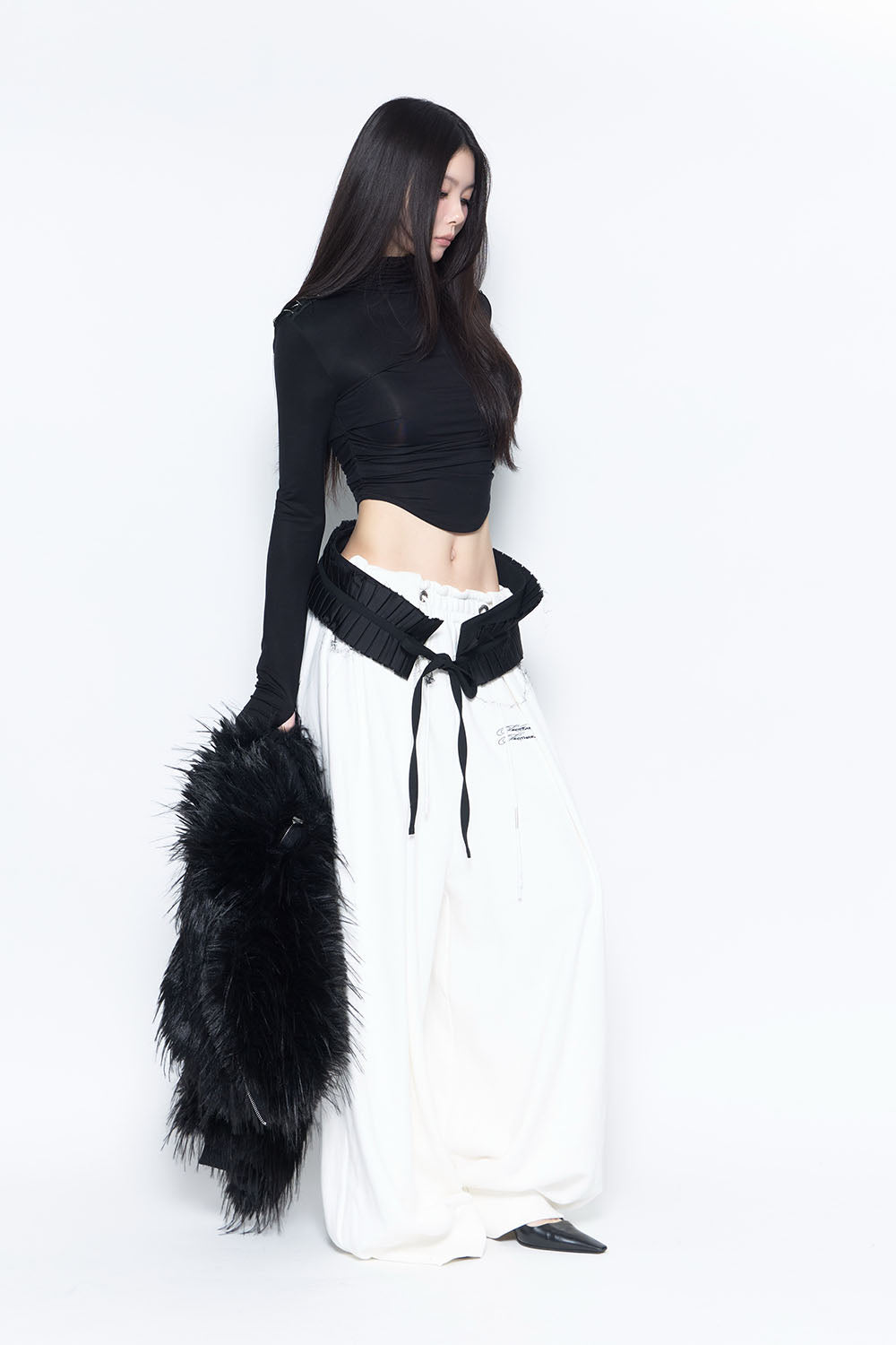 S tucked sweat pants heart