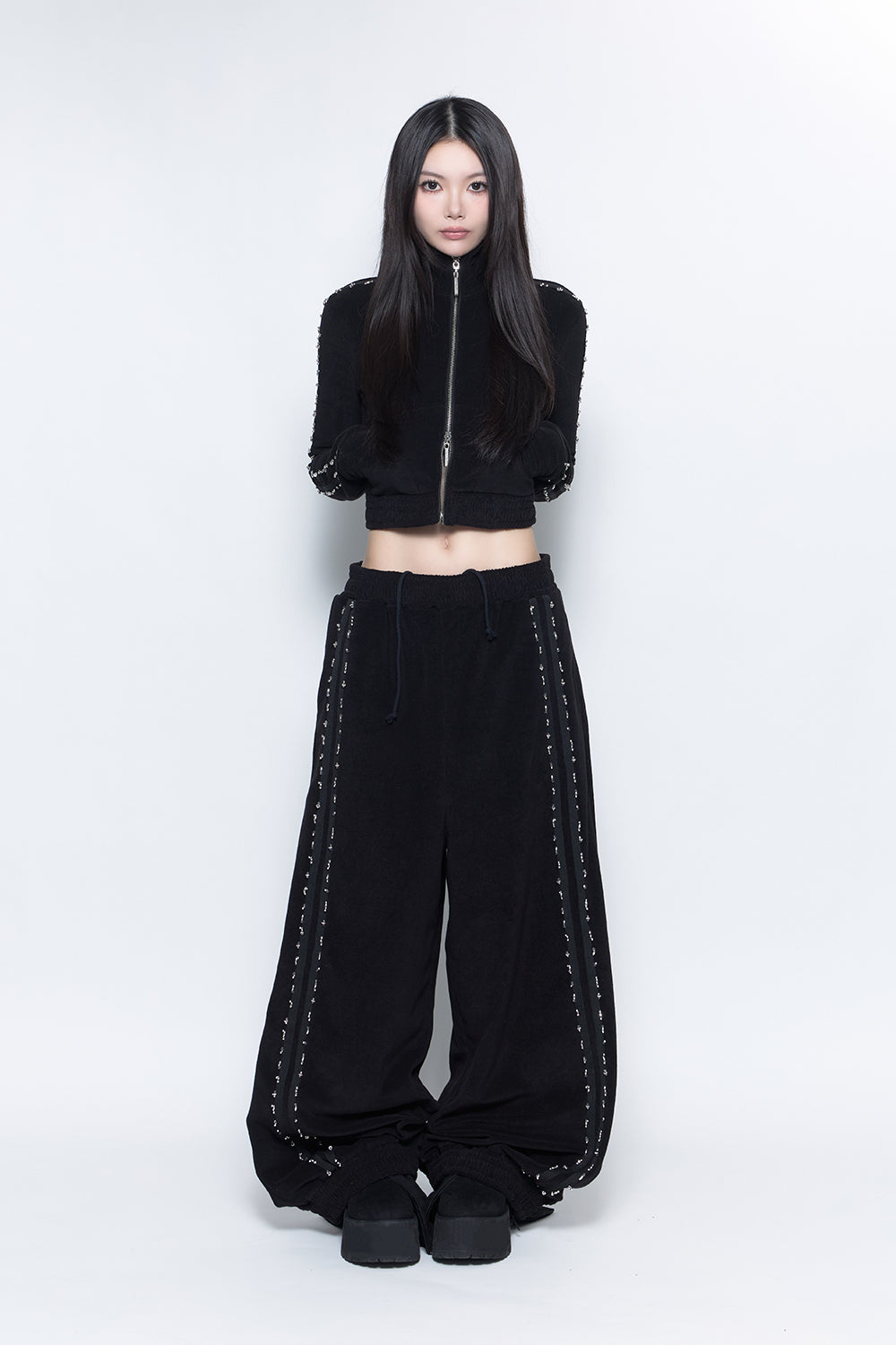THEREDTHREAD / ザレッドスレッド】S beaded track pants