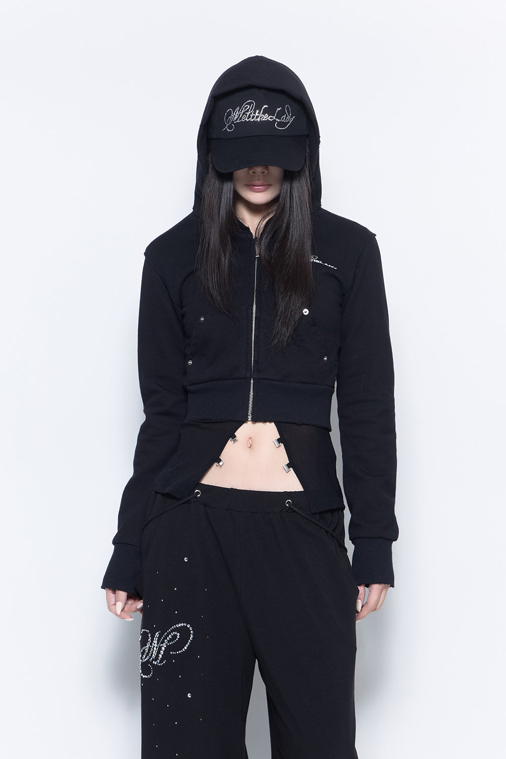 THEREDTHREAD / ザレッドスレッド】S zipup hoodie cropped