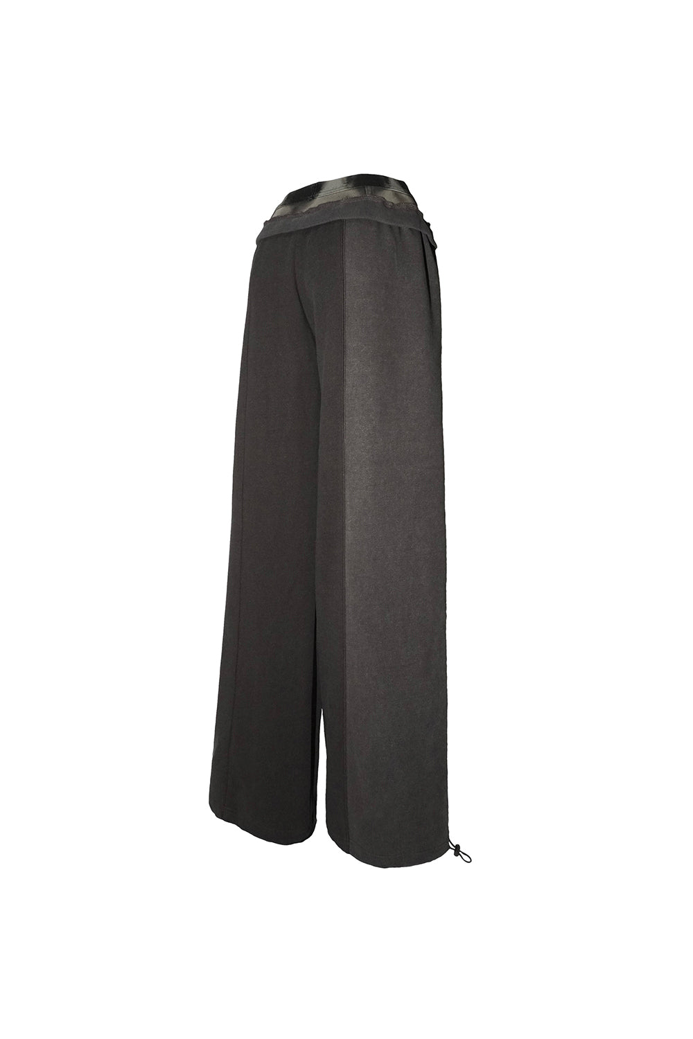 loose frame pants
