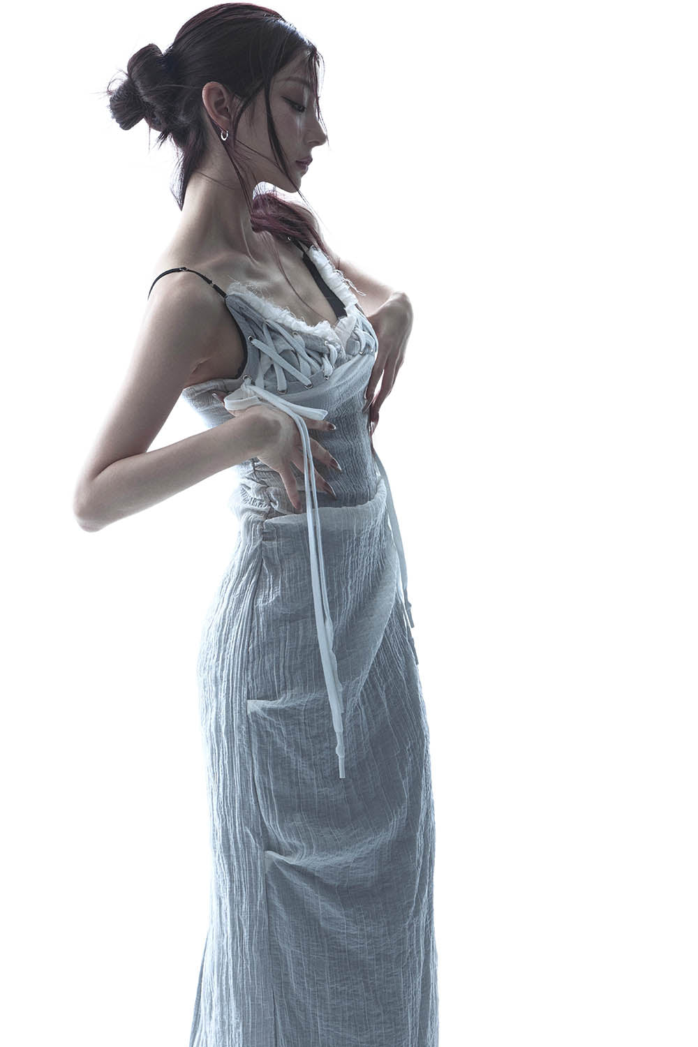 THEREDTHREAD / ザレッドスレッド】S lace up camisole dress