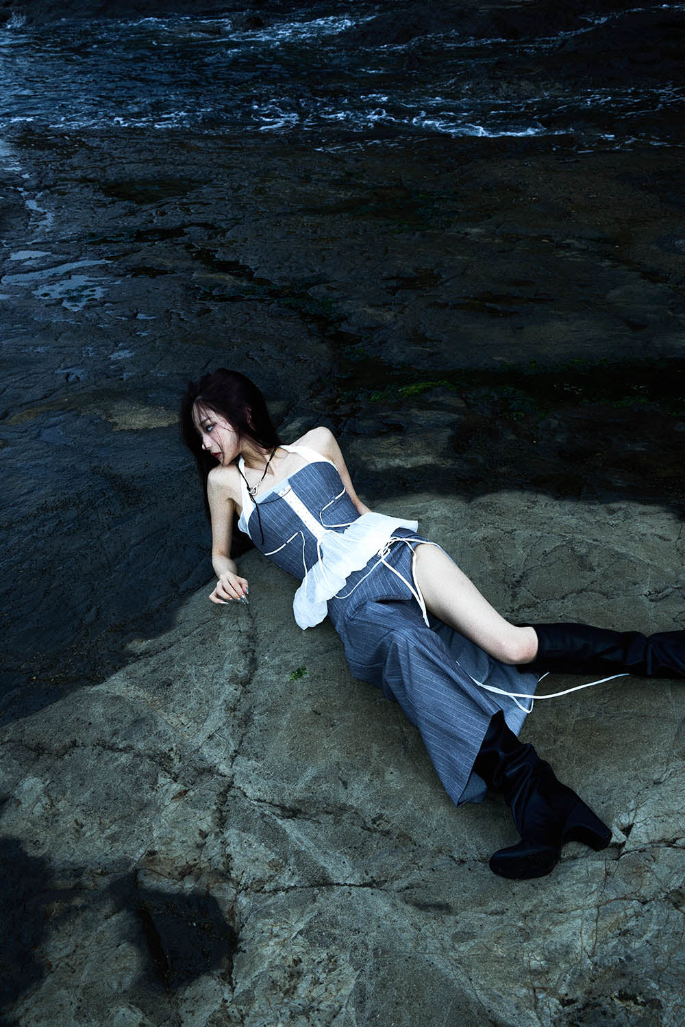 THEREDTHREAD / ザレッドスレッド】S lace up corset skirt