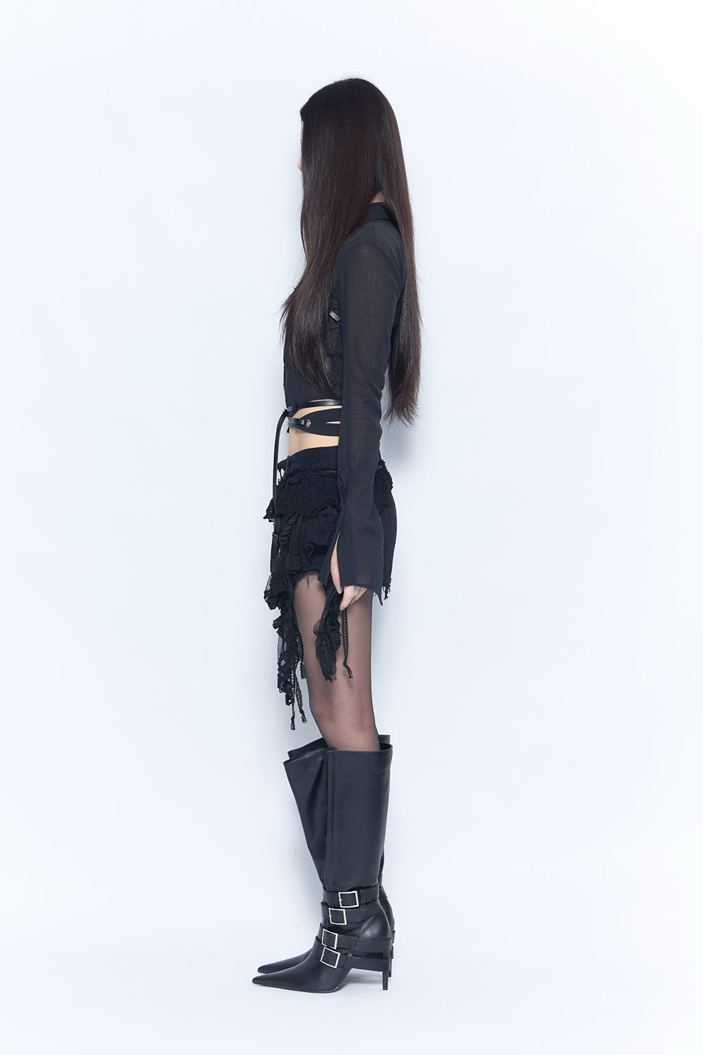veil frill garter shorts