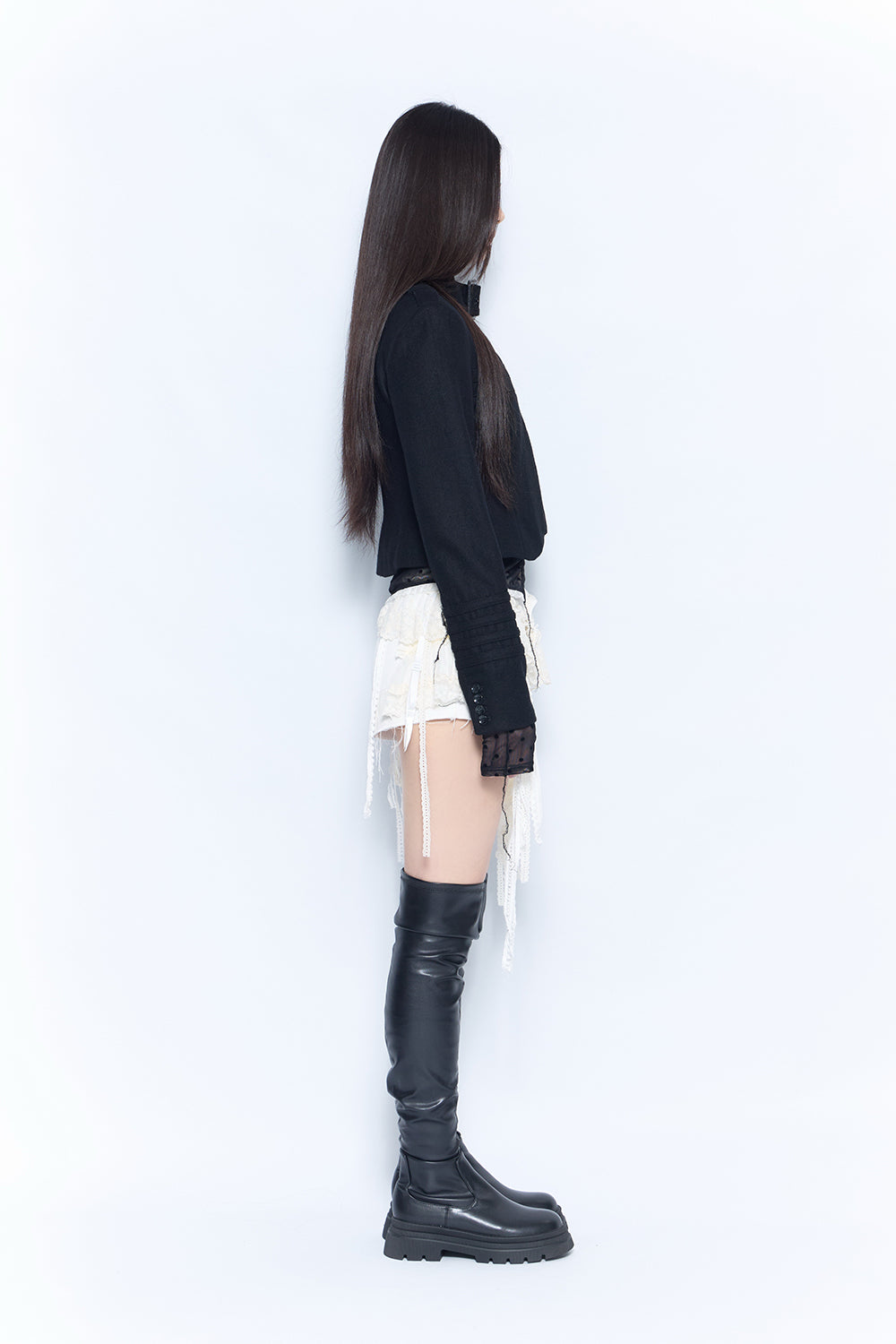 veil frill garter shorts
