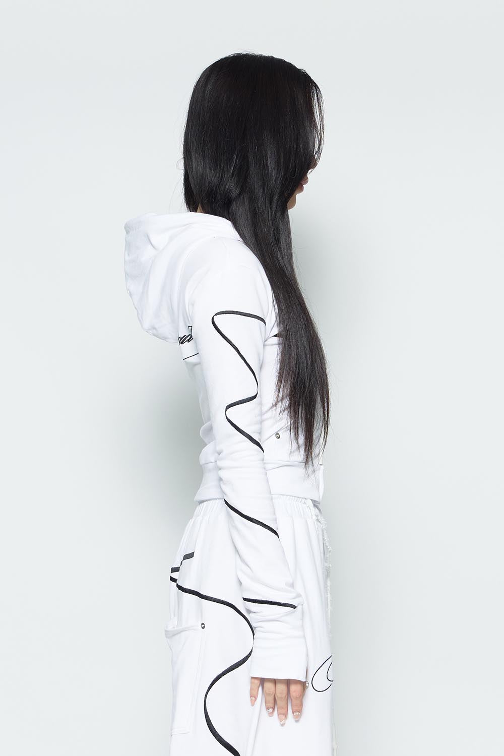 トップス theredthread S embroidery ribbon hoodie THEREDTHREAD / ザレッドスレッド】S embroidery ribbon hoodie