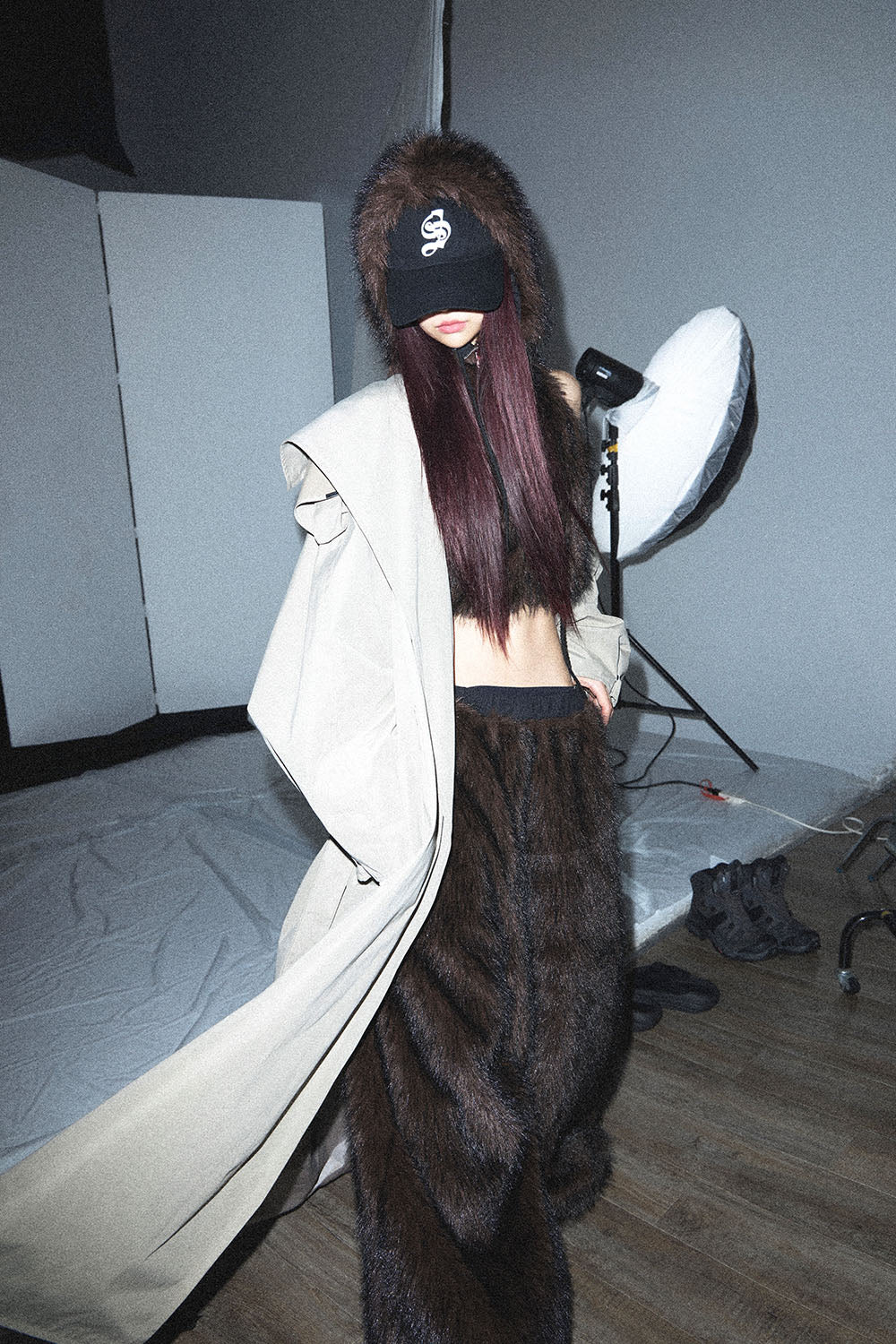 S stand embroidery trench