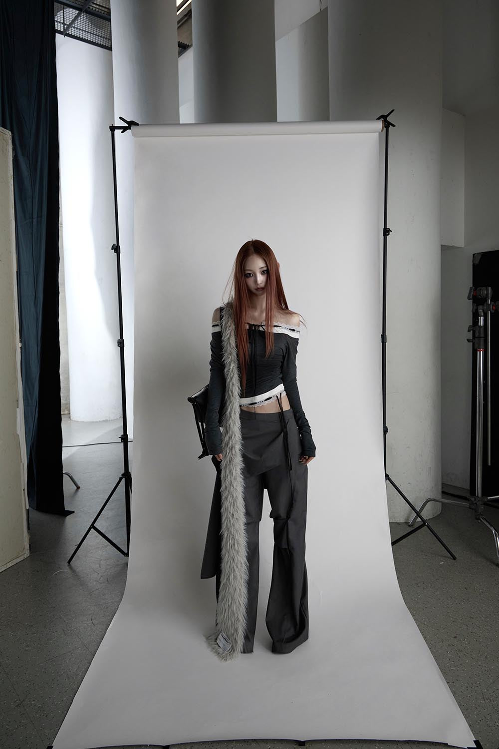 THEREDTHREAD / ザレッドスレッド】S lace trim off shoulder tops