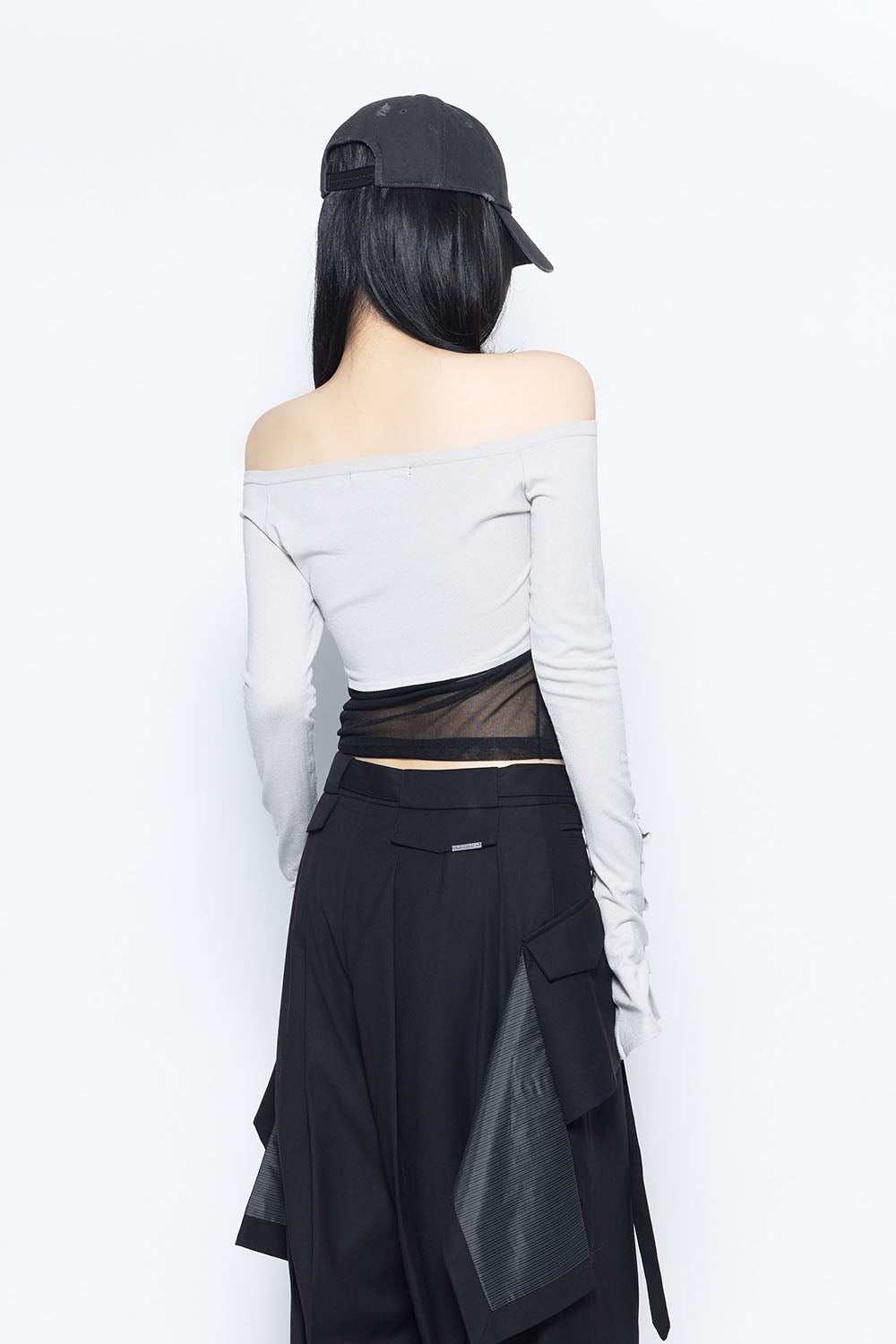 S button layered knit tops