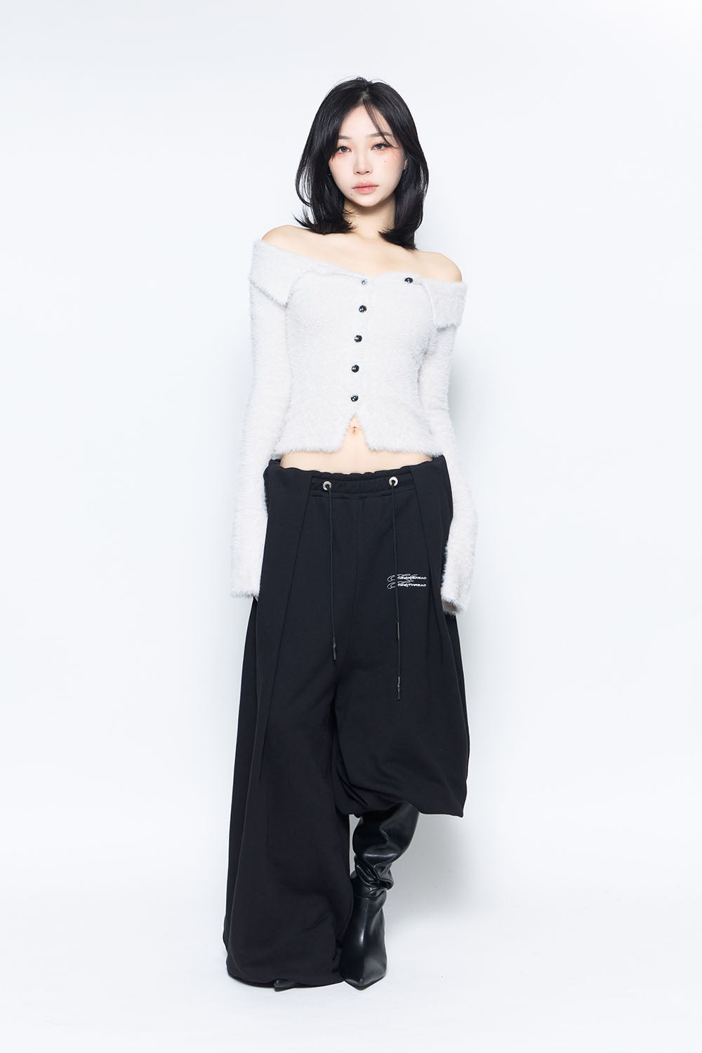 S tucked sweat pants heart