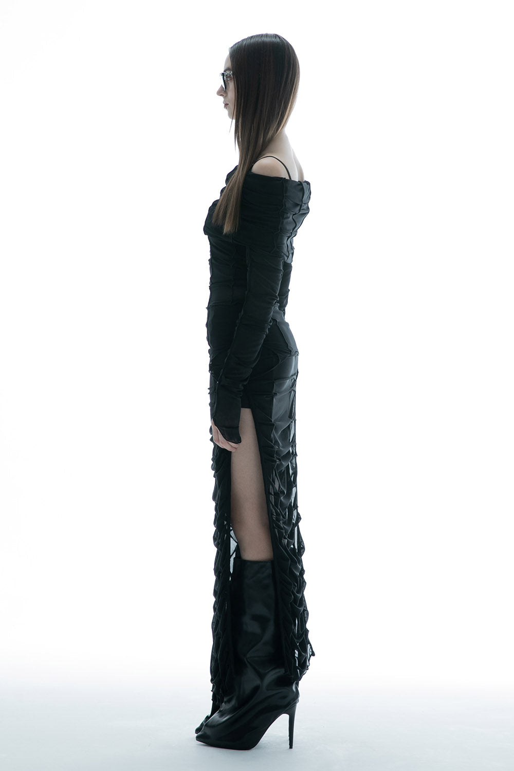 THEREDTHREAD S slit fit skirt petal白 THEREDTHREAD / ザレッドスレッド】S slit fit tops petal