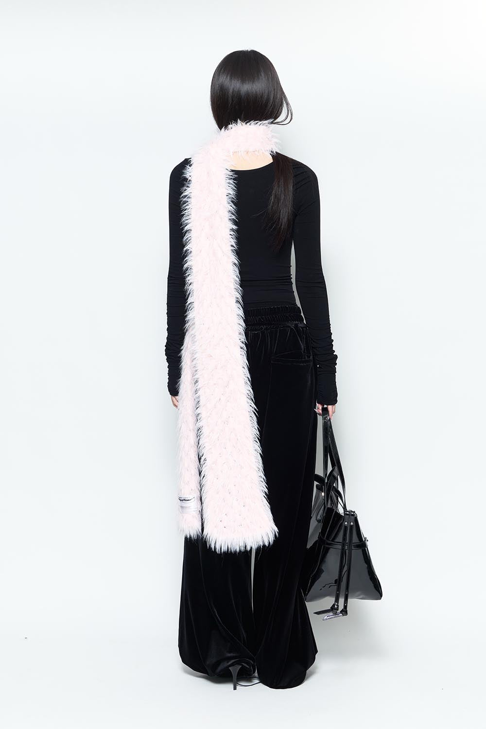 S fuzzy scarf