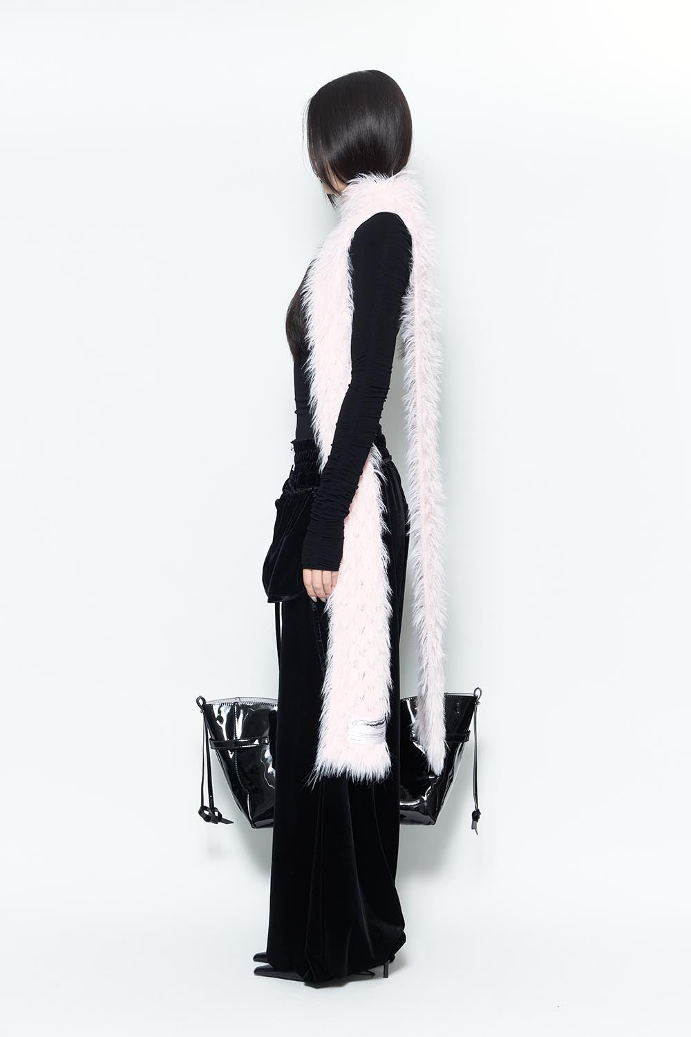 S fuzzy scarf