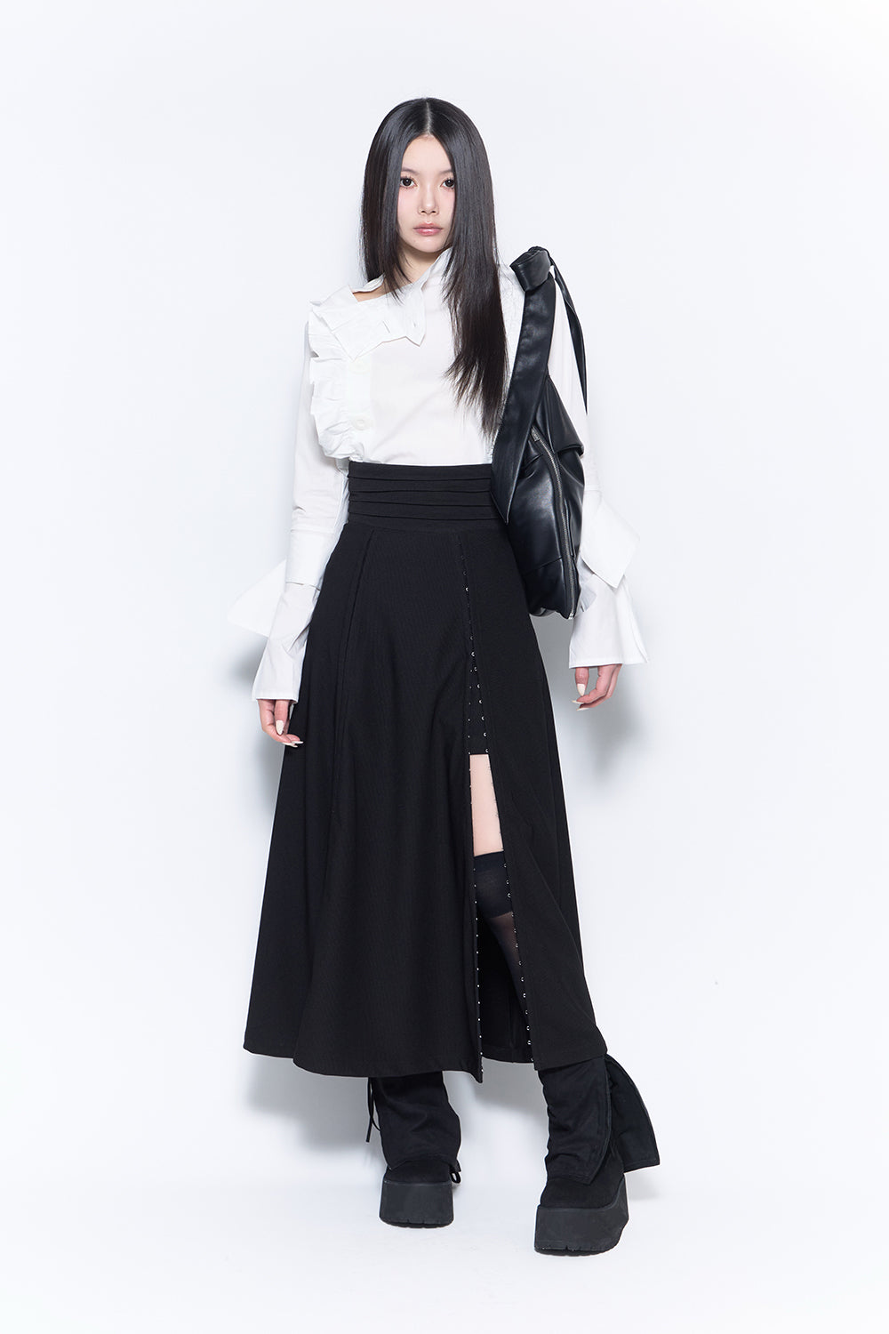 THEREDTHREAD / ザレッドスレッド】front hook flare skirt