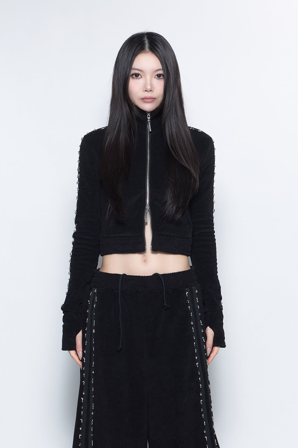 OUTER – THEREDTHREAD