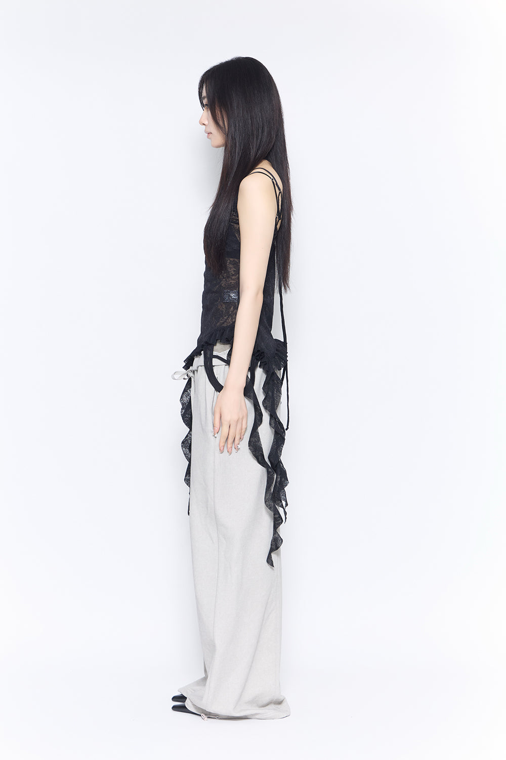 loose frame pants