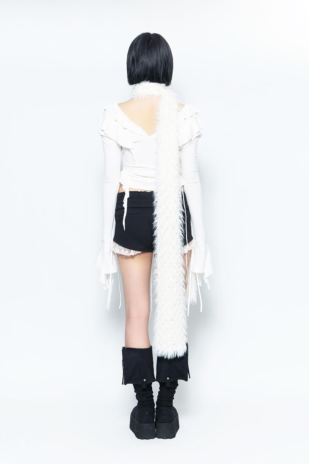 S fuzzy scarf