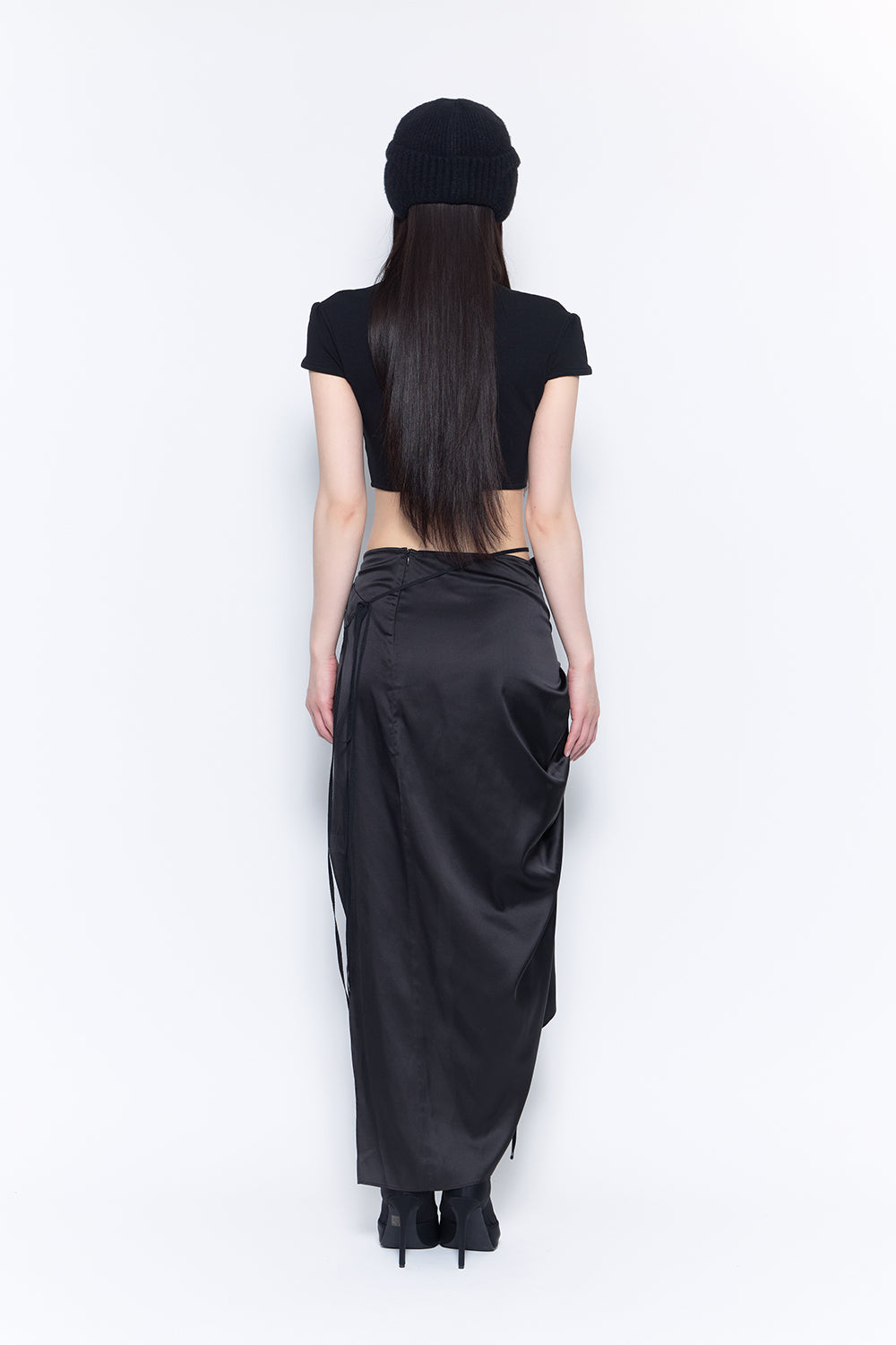 THEREDTHREAD / ザレッドスレッド】gathered satin skirt
