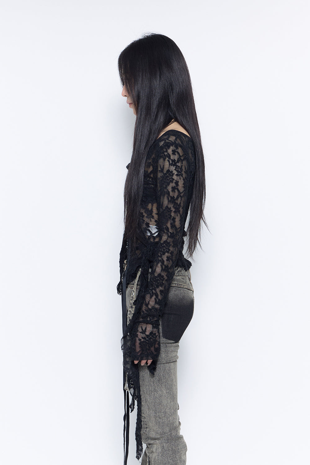 THEREDTHREAD / ザレッドスレッド】trailing lace tops
