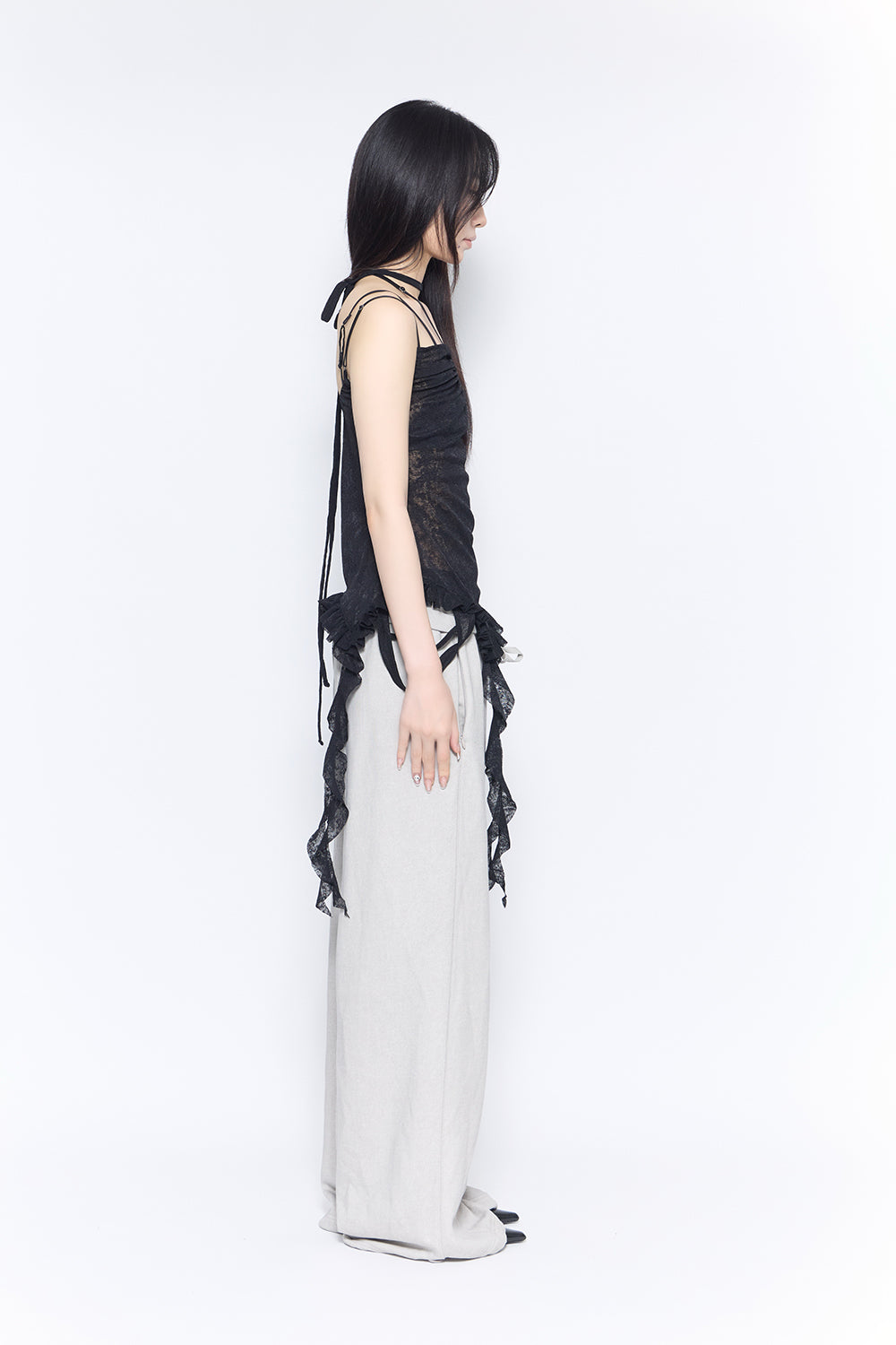 loose frame pants
