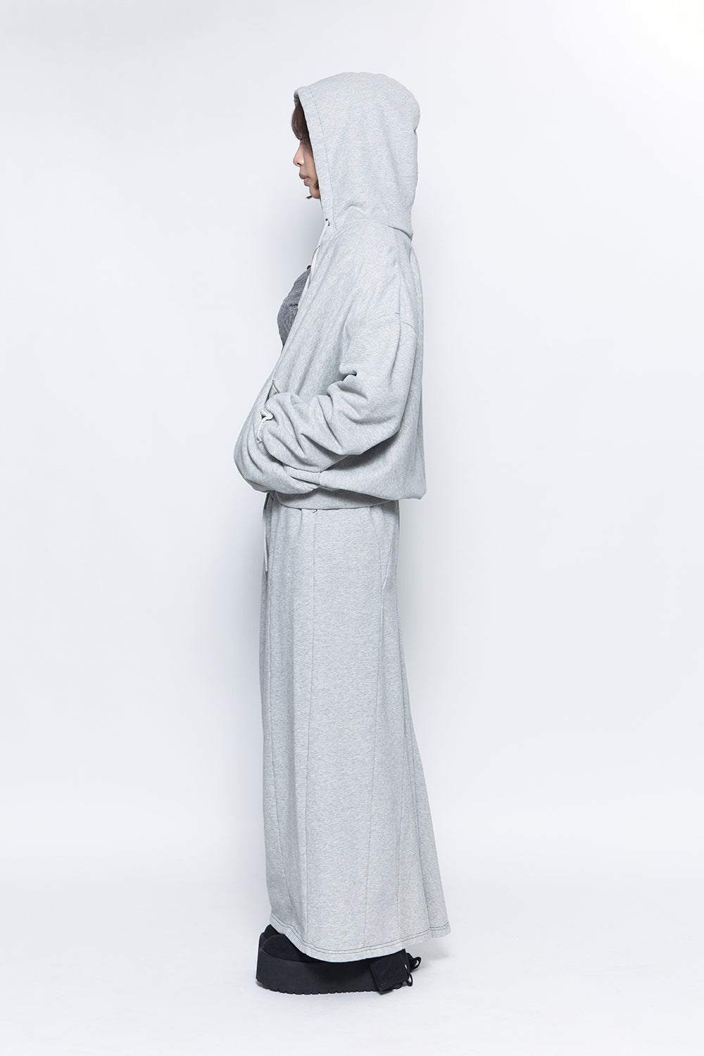 THEREDTHREAD / ザレッドスレッド】S slit line sweat skirt