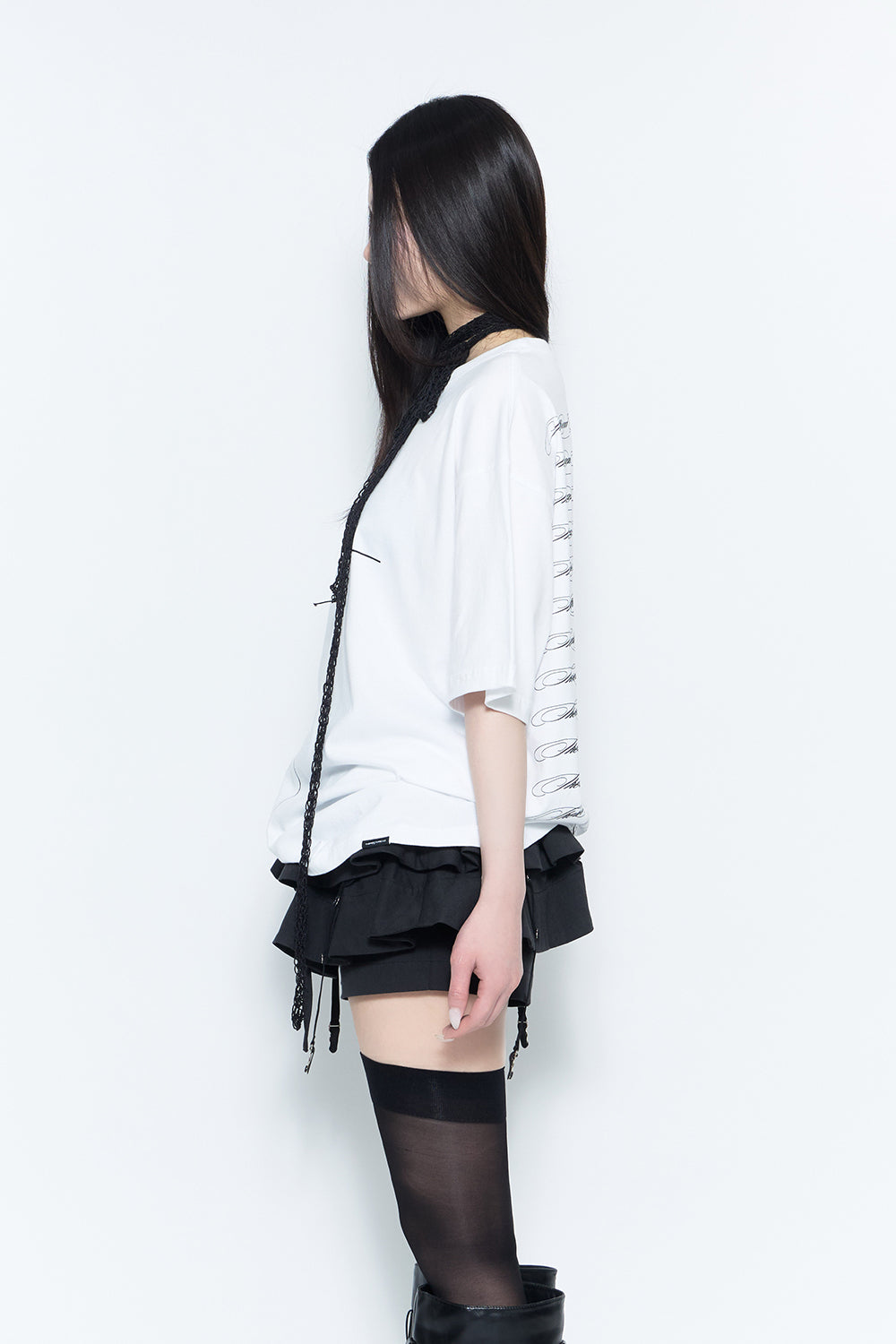 trace cross big tee