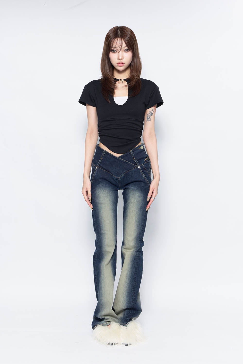 THEREDTHREAD / ザレッドスレッド】S V-shape denim 1