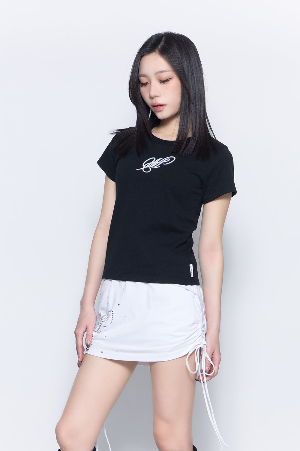 "M" crew neck T-shirt