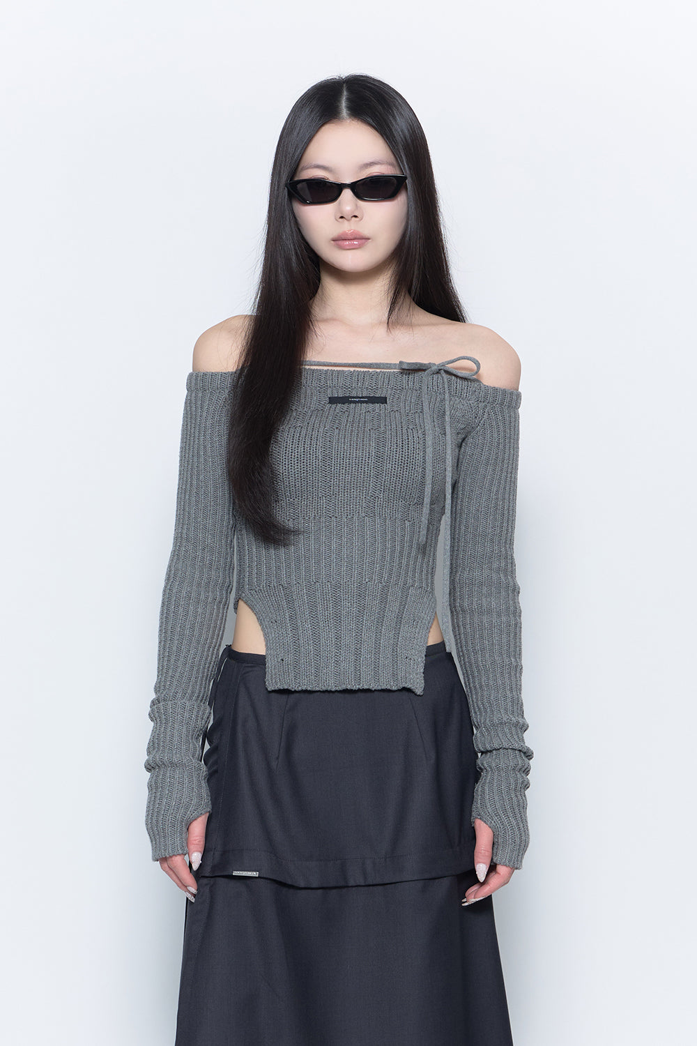 トップス theredthread slit offshoulder knit THEREDTHREAD / ザレッドスレッド】slit offshoulder knit
