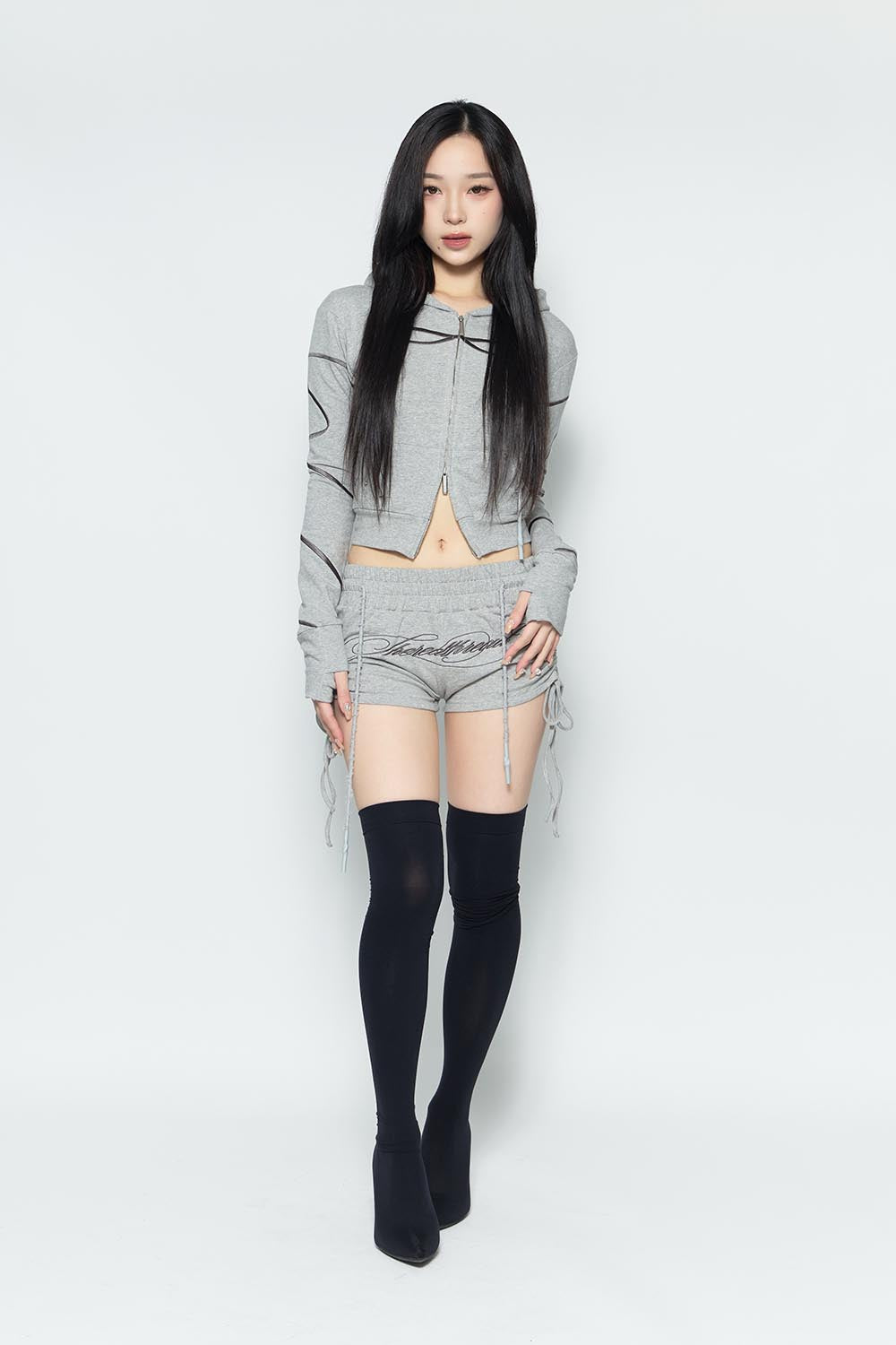 THEREDTHREAD Sモチーフトップス　グレー THEREDTHREAD / ザレッドスレッド】S cut out tops petal