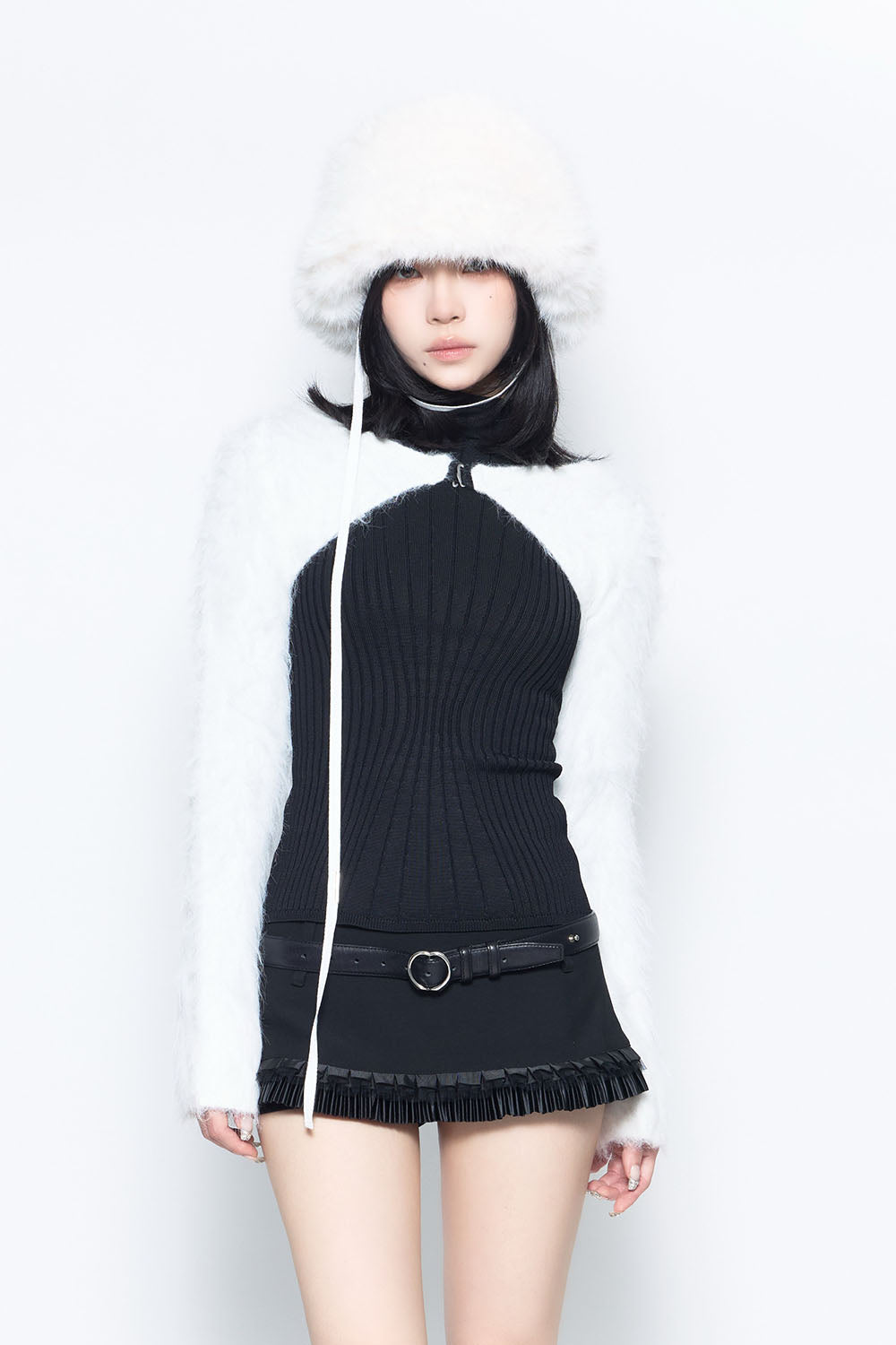 THEREDTHREAD / ザレッドスレッド】S fuzzy tops cropped