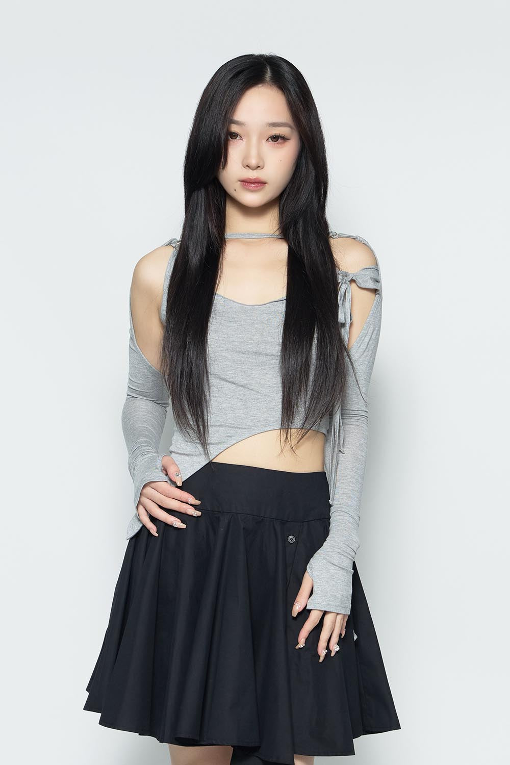 THEREDTHREAD / ザレッドスレッド】S asymmetric halter tops