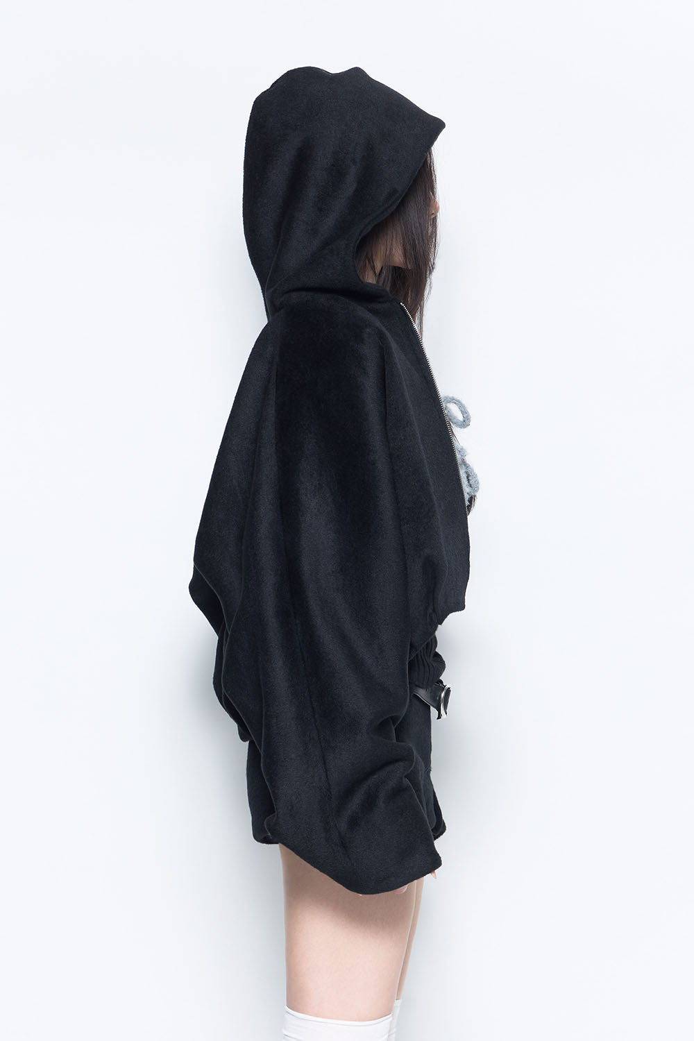 OUTER – THEREDTHREAD