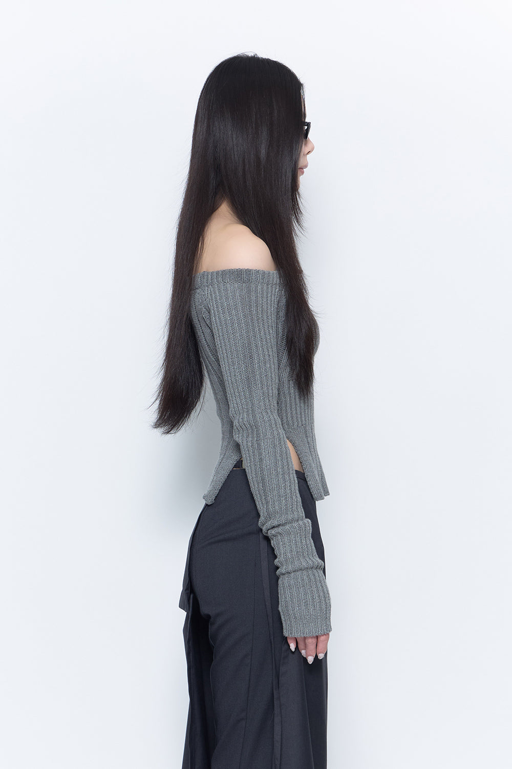 専用ページ　theredthread slit offshoulder knit THEREDTHREAD / ザレッドスレッド】slit offshoulder knit
