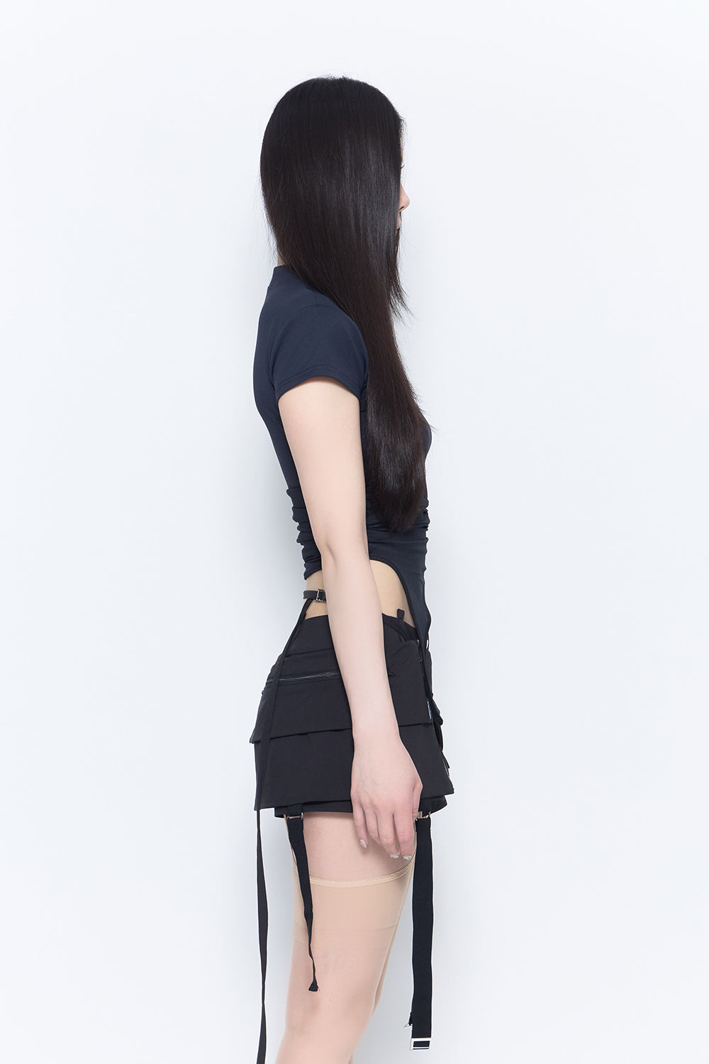 THEREDTHREAD / ザレッドスレッド】zip asymmetric tops