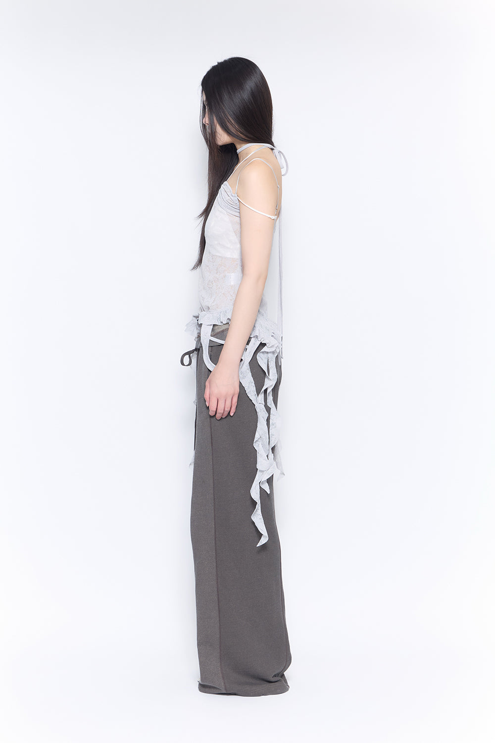 loose frame pants