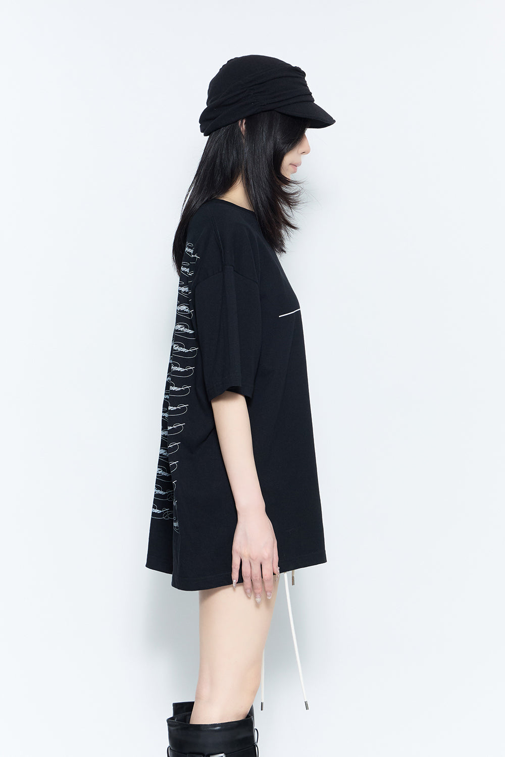 trace cross big tee