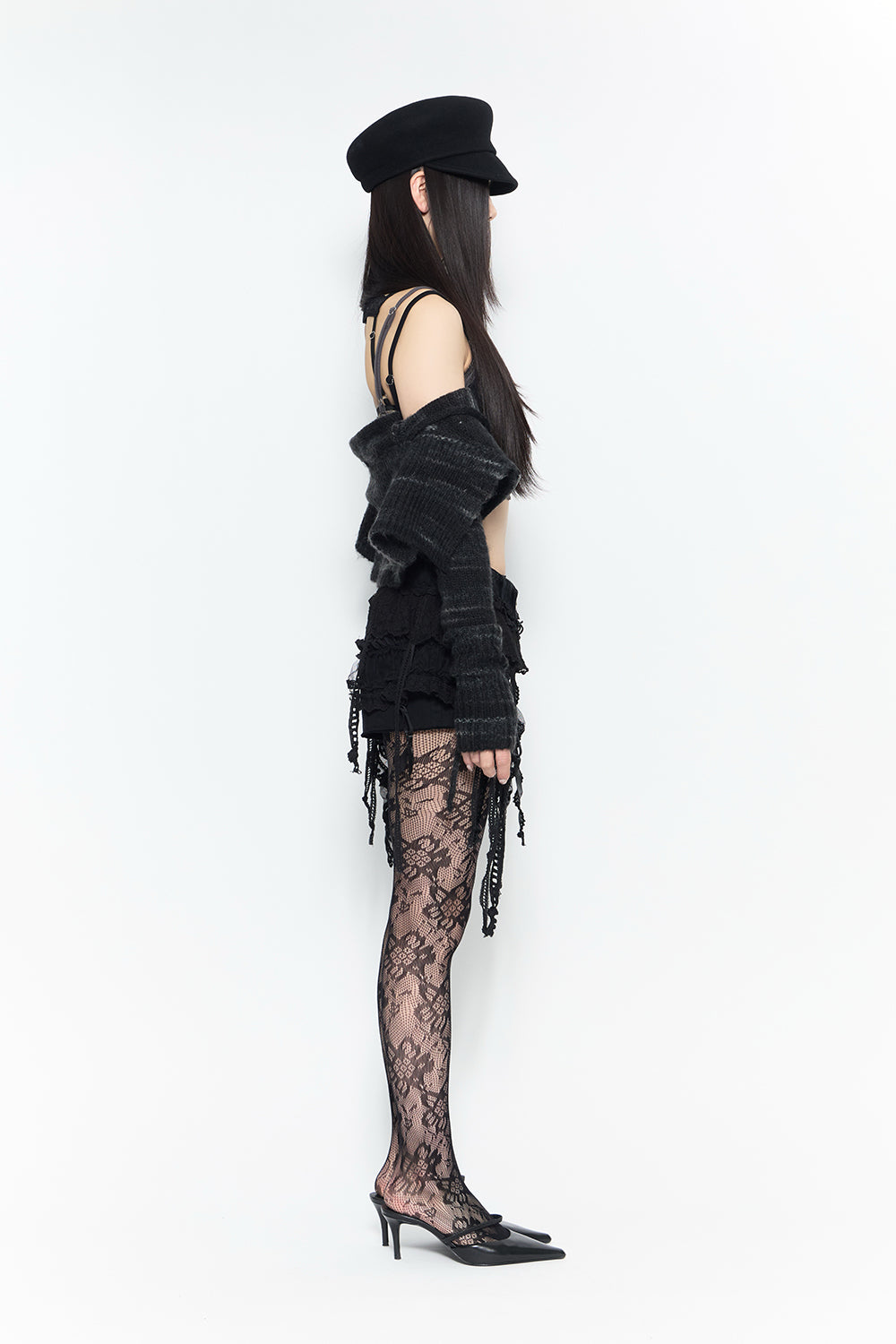 THEREDTHREAD / ザレッドスレッド】veil frill garter shorts