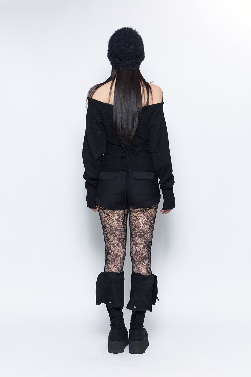 THEREDTHREAD / ザレッドスレッド】S v-cut mini shorts