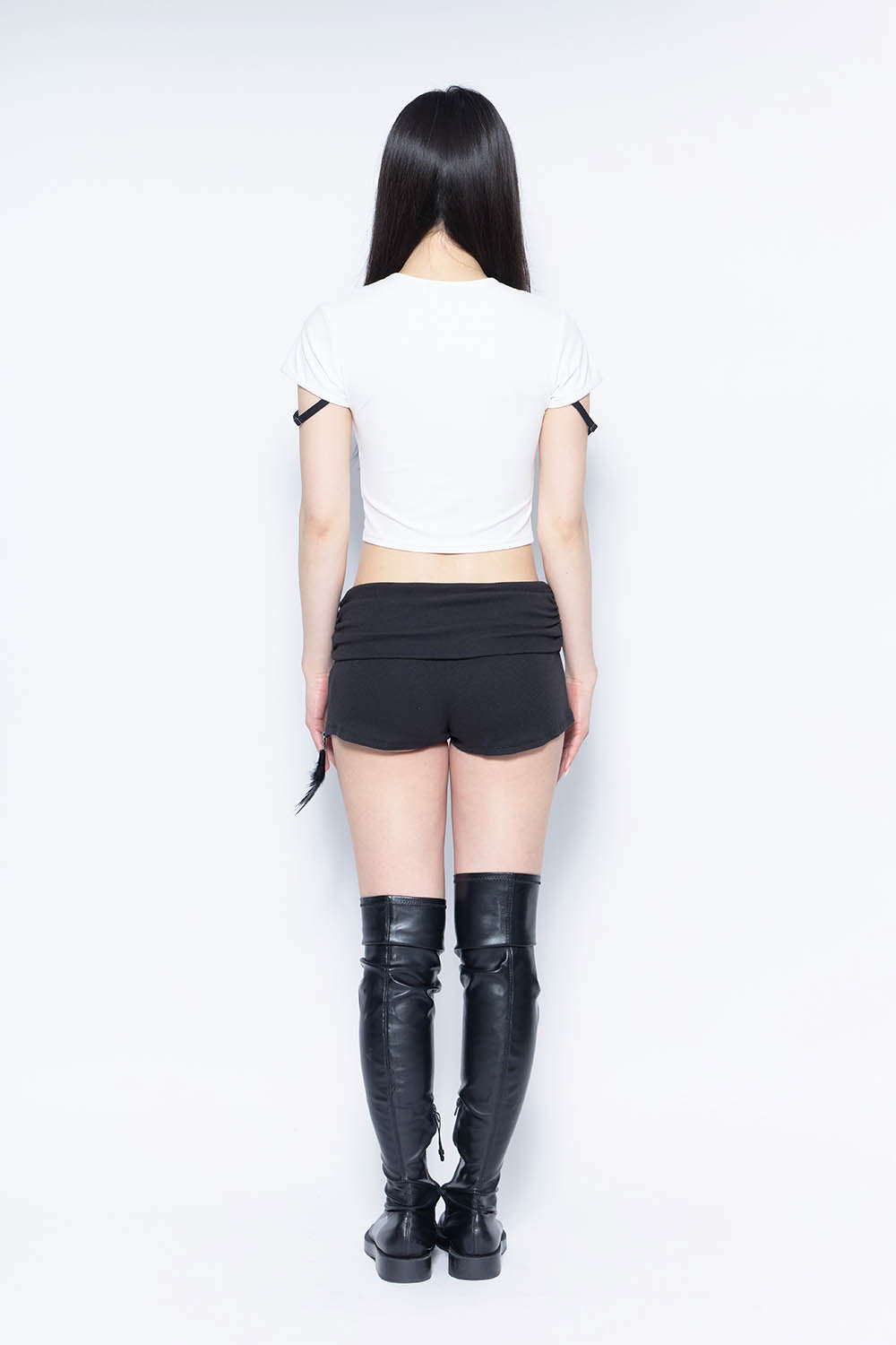 THEREDTHREAD / ザレッドスレッド】S ribbon micro shorts feather