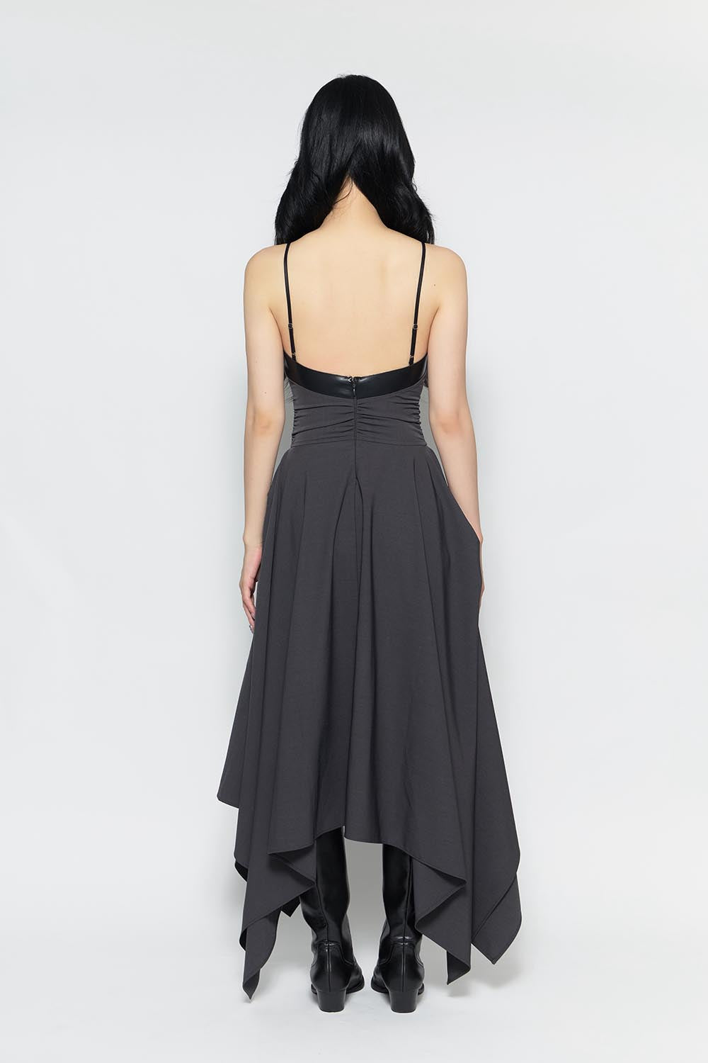 THEREDTHREAD / ザレッドスレッド】S asymmetry flow dress