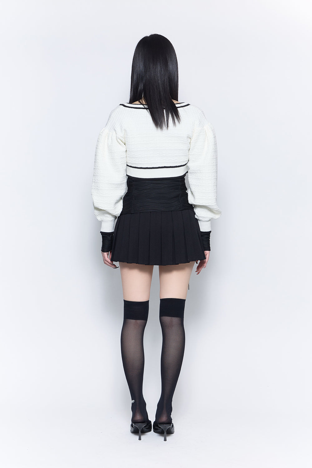 back pleats skirt