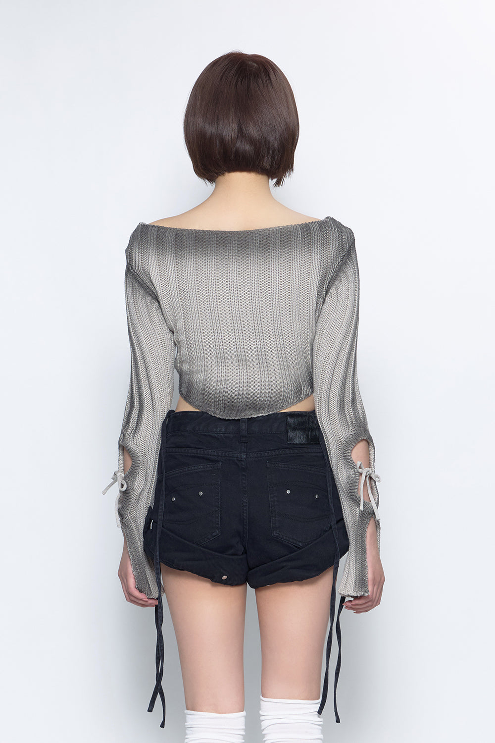 THEREDTHREAD / ザレッドスレッド】S zip cutout knit tops