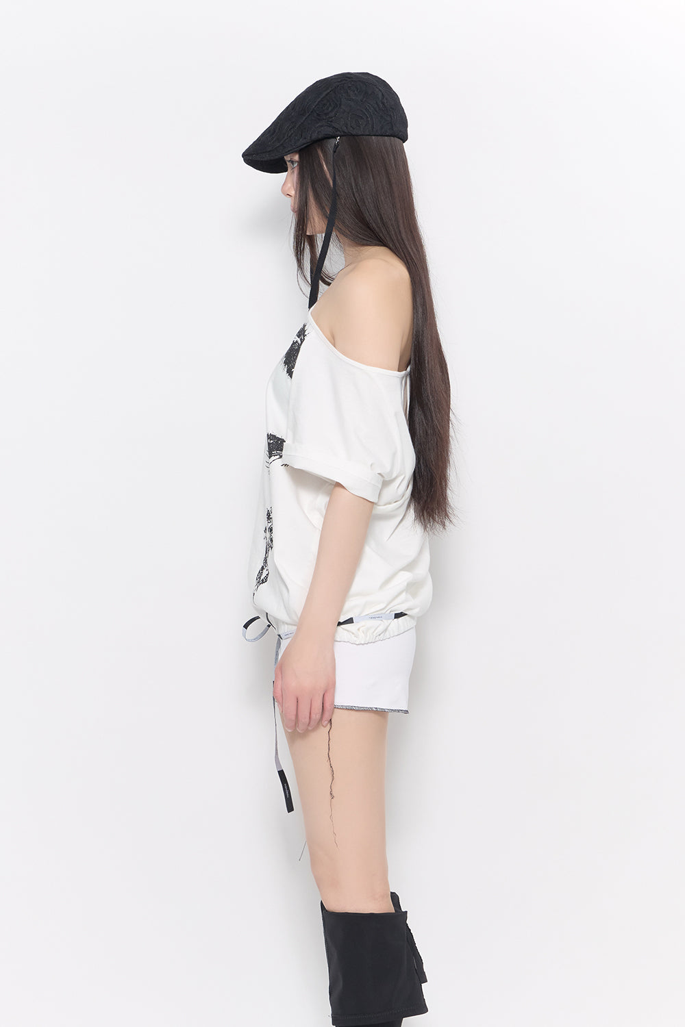 THEREDTHREAD / ザレッドスレッド】ink script offshoulder tops