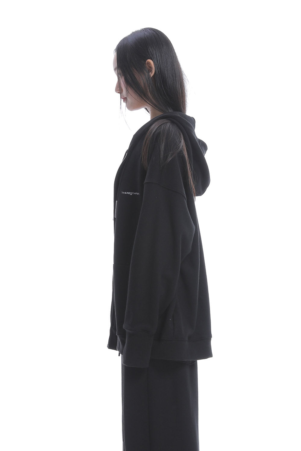 THEREDTHREAD / ザレッドスレッド】S zip up hoodie