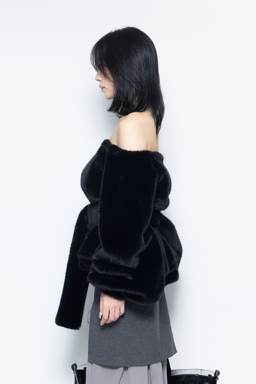 S off shoulder faux-fur tops