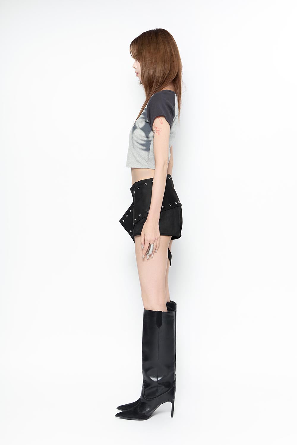 THEREDTHREAD / ザレッドスレッド】S cow short pants