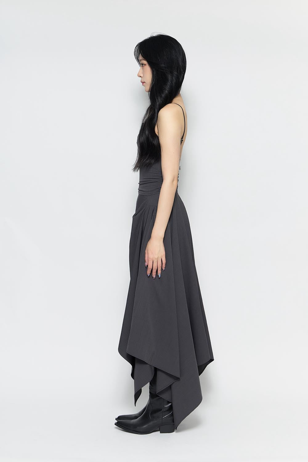 THEREDTHREAD / ザレッドスレッド】S asymmetry flow dress