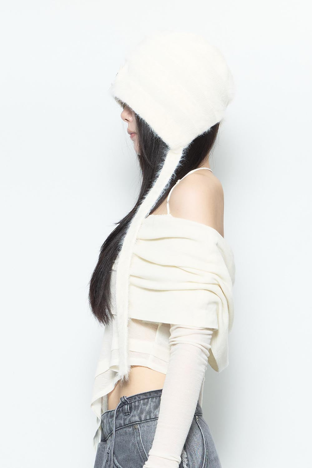 S fuzzy knit beanie