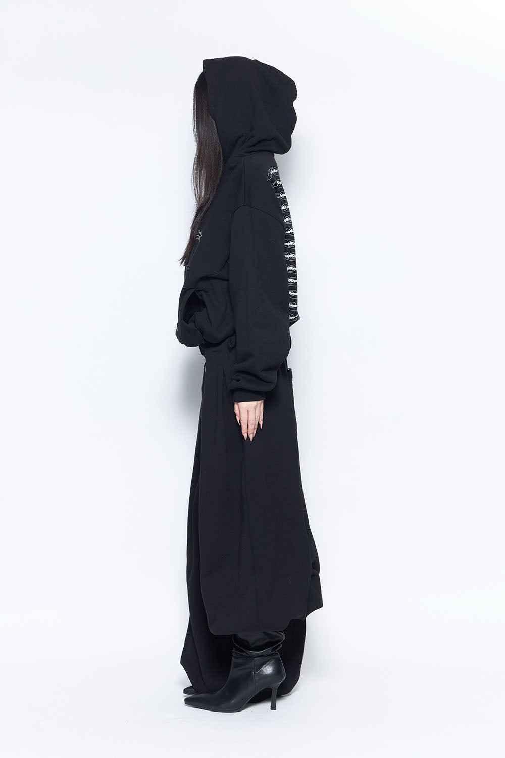 S tucked sweat pants heart