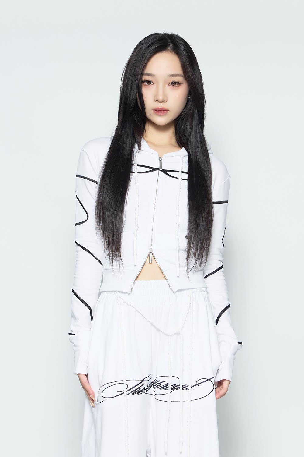 トップス theredthread S embroidery ribbon hoodie THEREDTHREAD / ザレッドスレッド】S embroidery ribbon hoodie